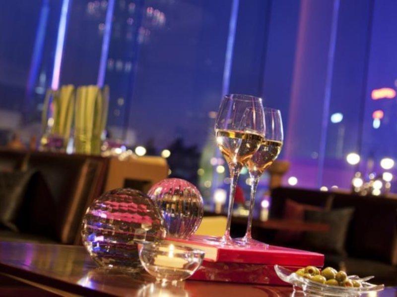 Renaissance Kowloon Hotel Гонконг Екстер'єр фото